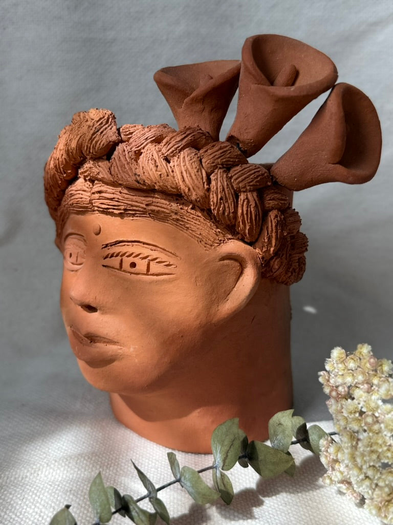 Teresita Flowerpot w/Alcatraz Flowers