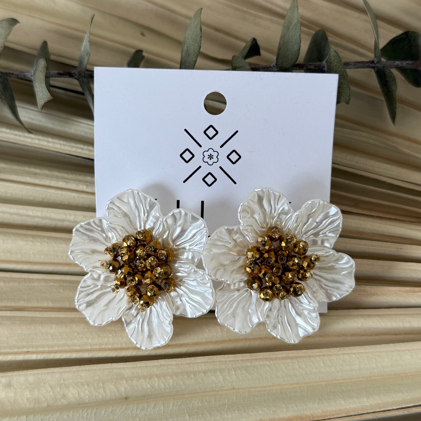 Gold/White Flower Studs