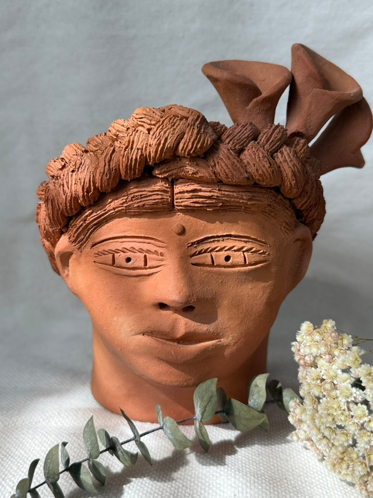 Teresita Flowerpot w/Alcatraz Flowers