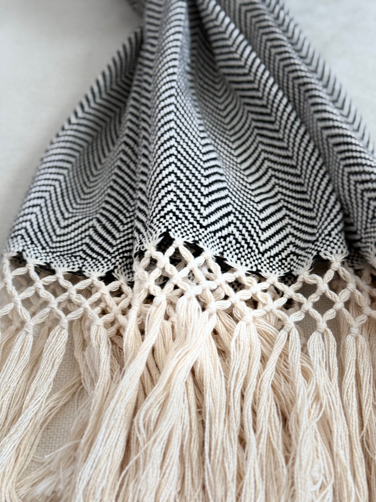 Unisex Scarf - Black/Beige