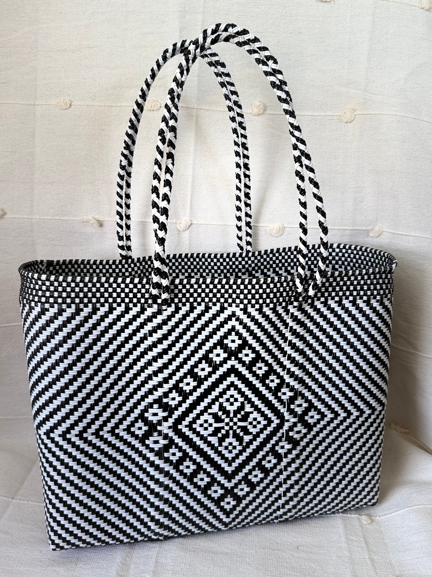 Handwoven Recycled Plastic Tote - Diamond Flower