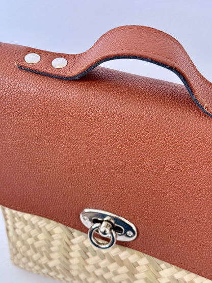 Portfolio Palm Handbag - Side Magnetic Clips 2