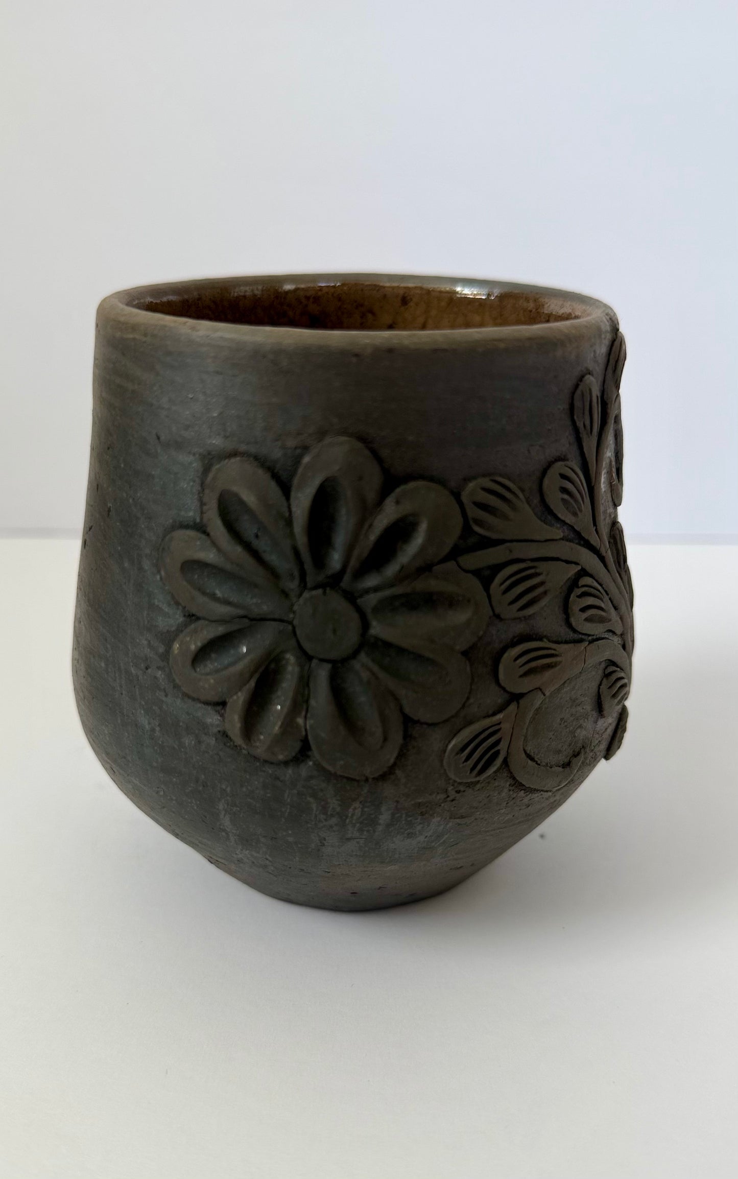 Embroidered Smoked Clay Floral Cup