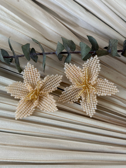 Beige/Gold 3D Flower