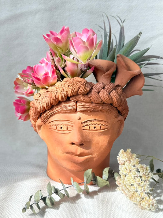 Teresita Flowerpot w/Alcatraz Flowers