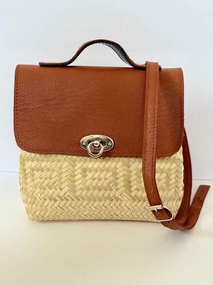 Portfolio Palm Handbag - Side Magnetic Clips 2
