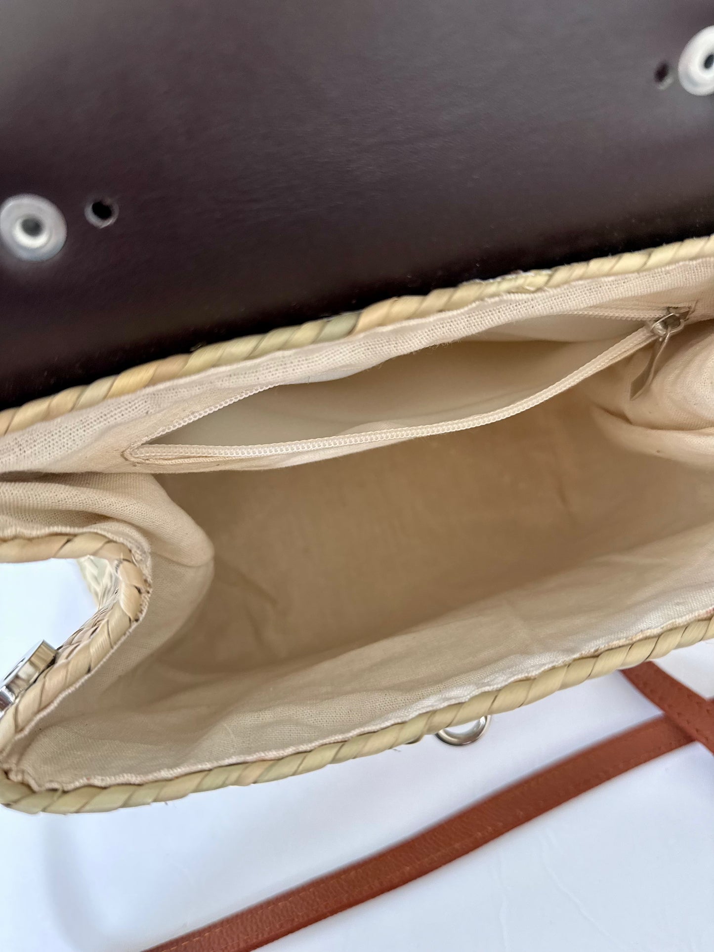 Portfolio Palm Handbag - Side Magnetic Clips