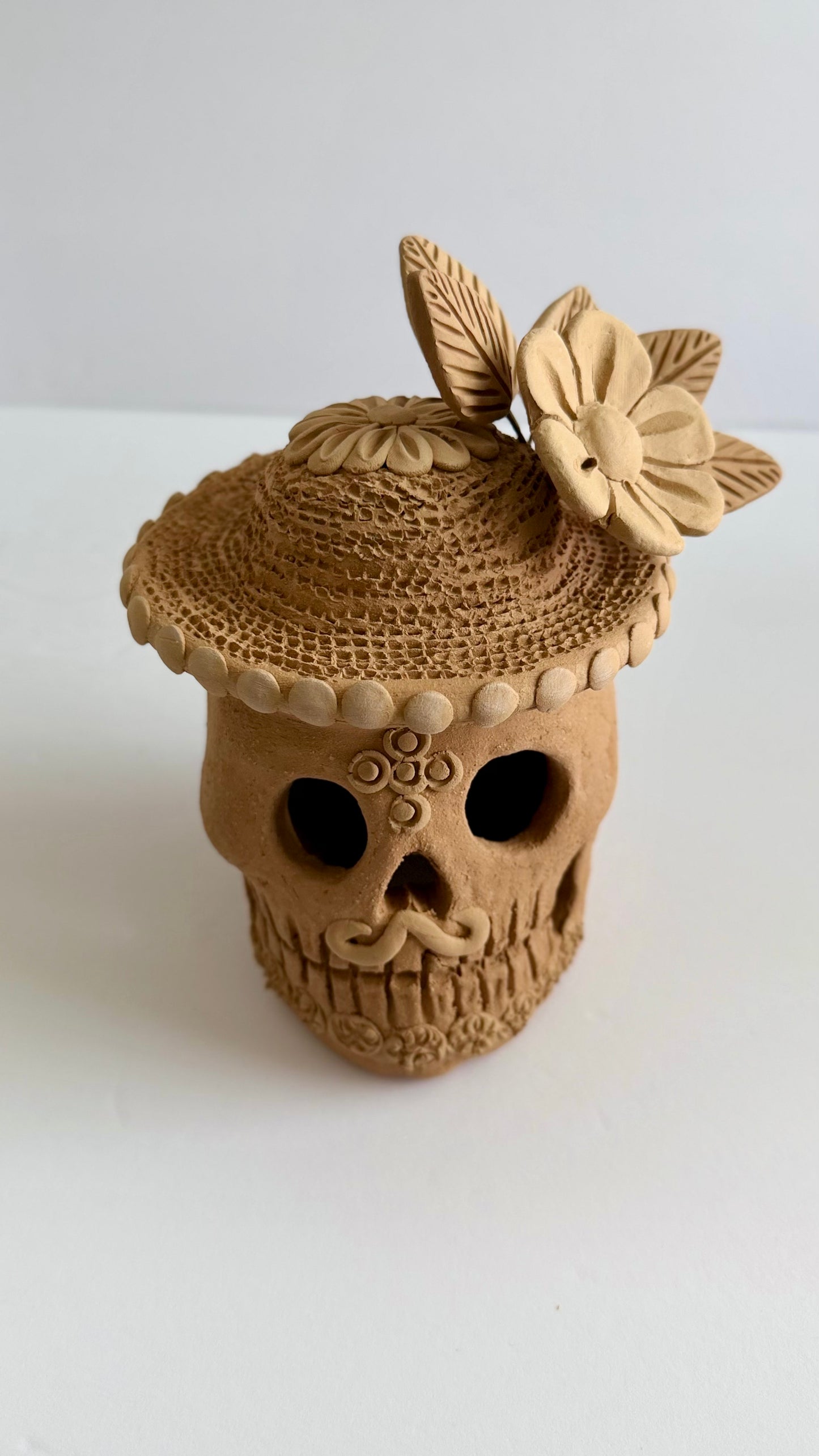 Embroidered/3D Flowers w/Hat Dia De Muertos Skull - Natural
