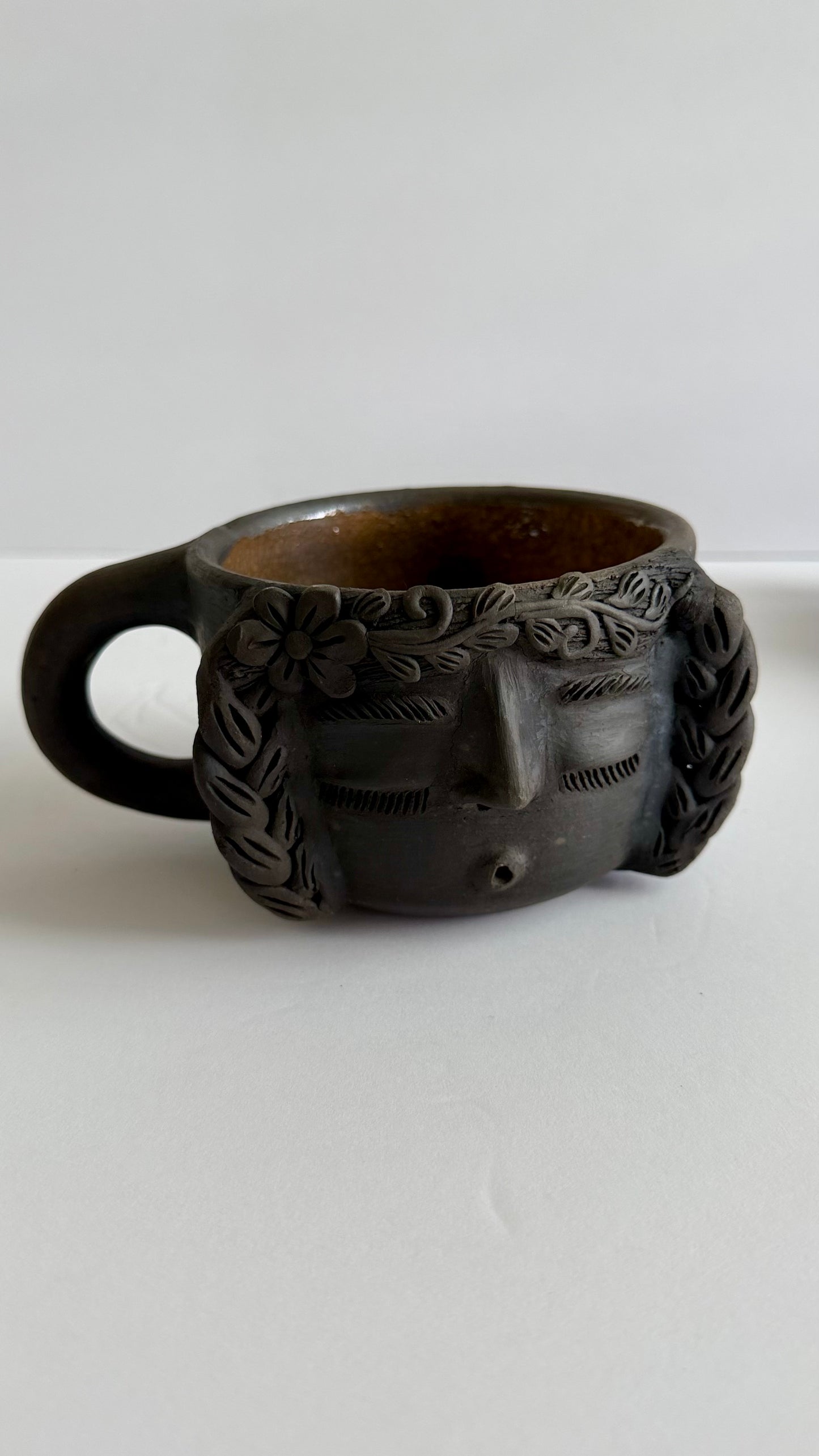 Carita Smoked Clay Mug - Braids