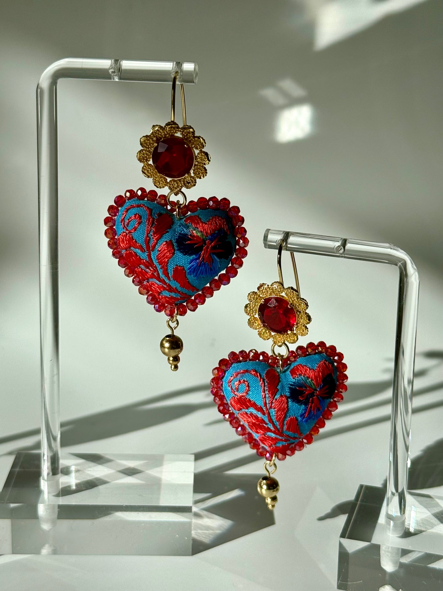 Red/Blue Embroidered Filigrana Earrings