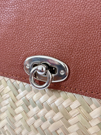 Portfolio Palm Handbag - Side Magnetic Clips 2