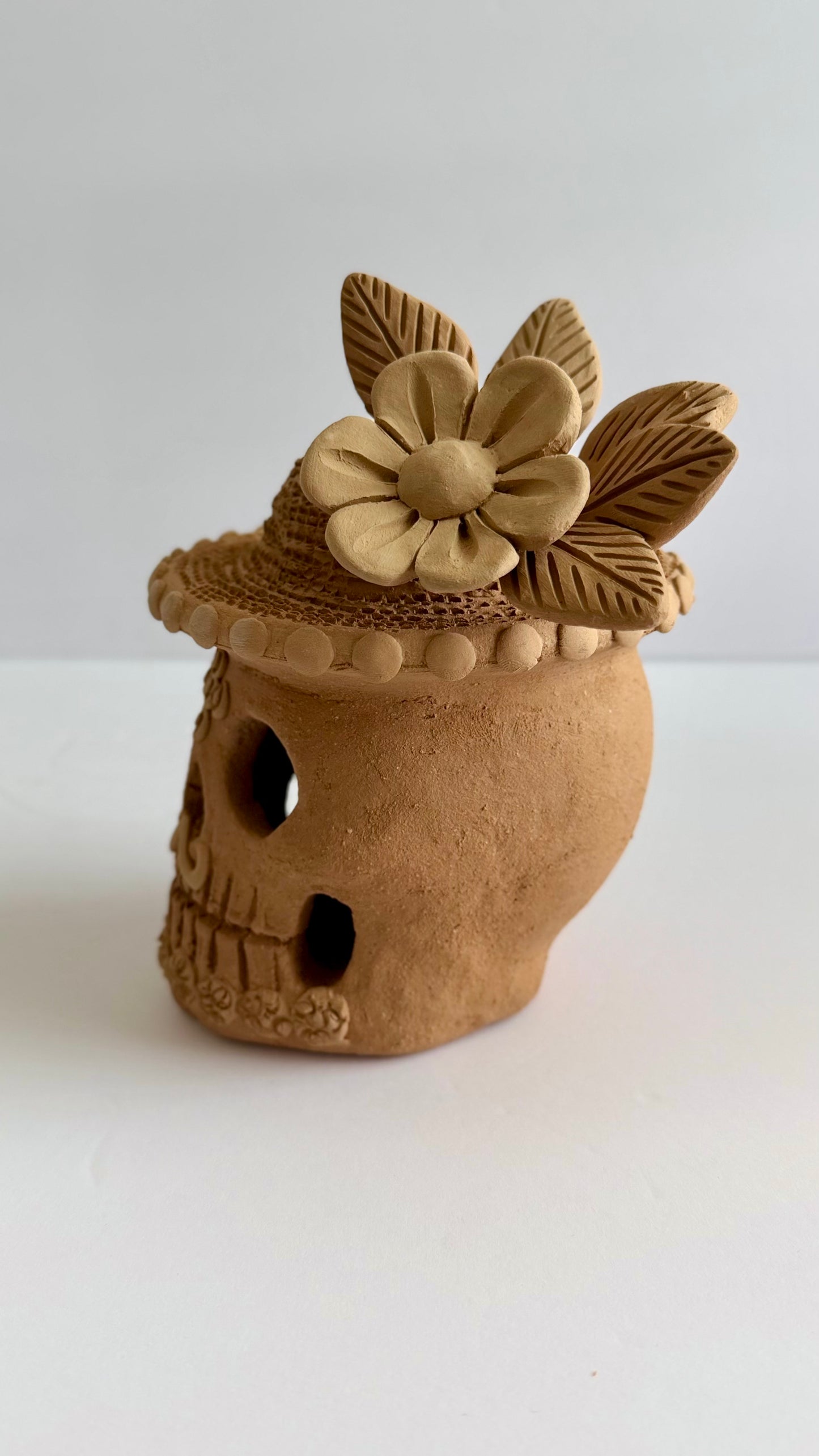 Embroidered/3D Flowers w/Hat Dia De Muertos Skull - Natural
