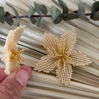 Beige/Gold 3D Flower
