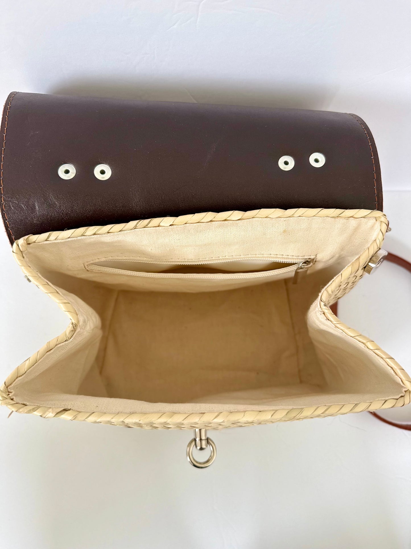Portfolio Palm Handbag - Side Magnetic Clips 2