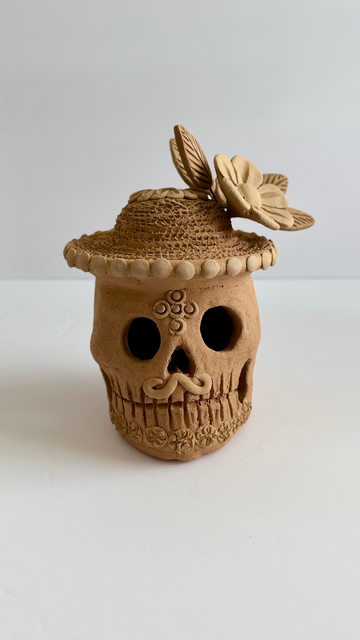 Embroidered/3D Flowers w/Hat Dia De Muertos Skull - Natural