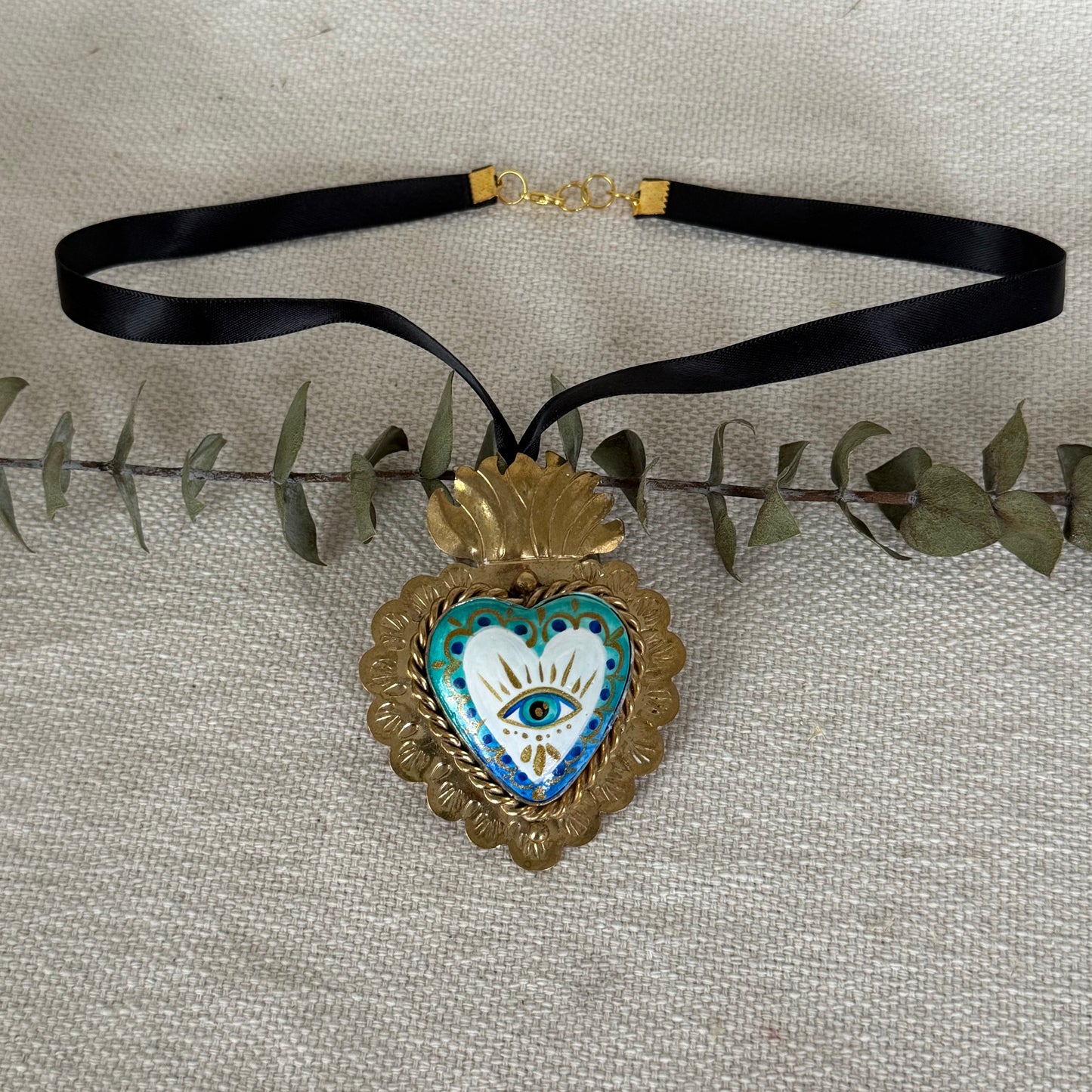 Evil Eye Heart Shaped Pendant - White/Blue