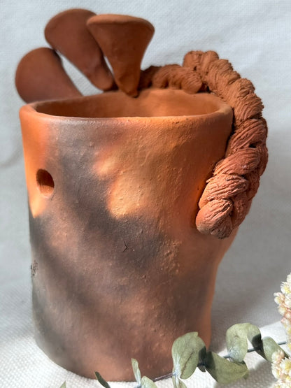Teresita Flowerpot w/Alcatraz Flowers