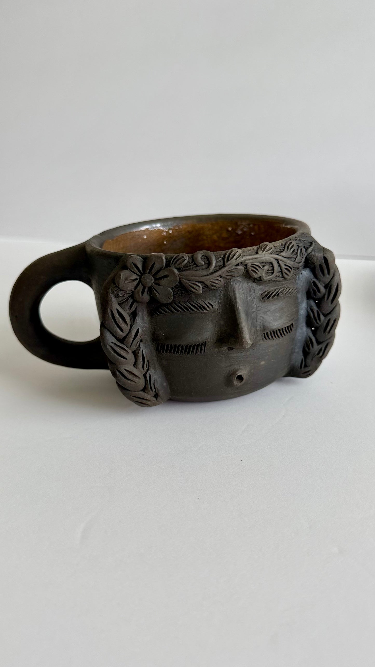 Carita Smoked Clay Mug - Braids