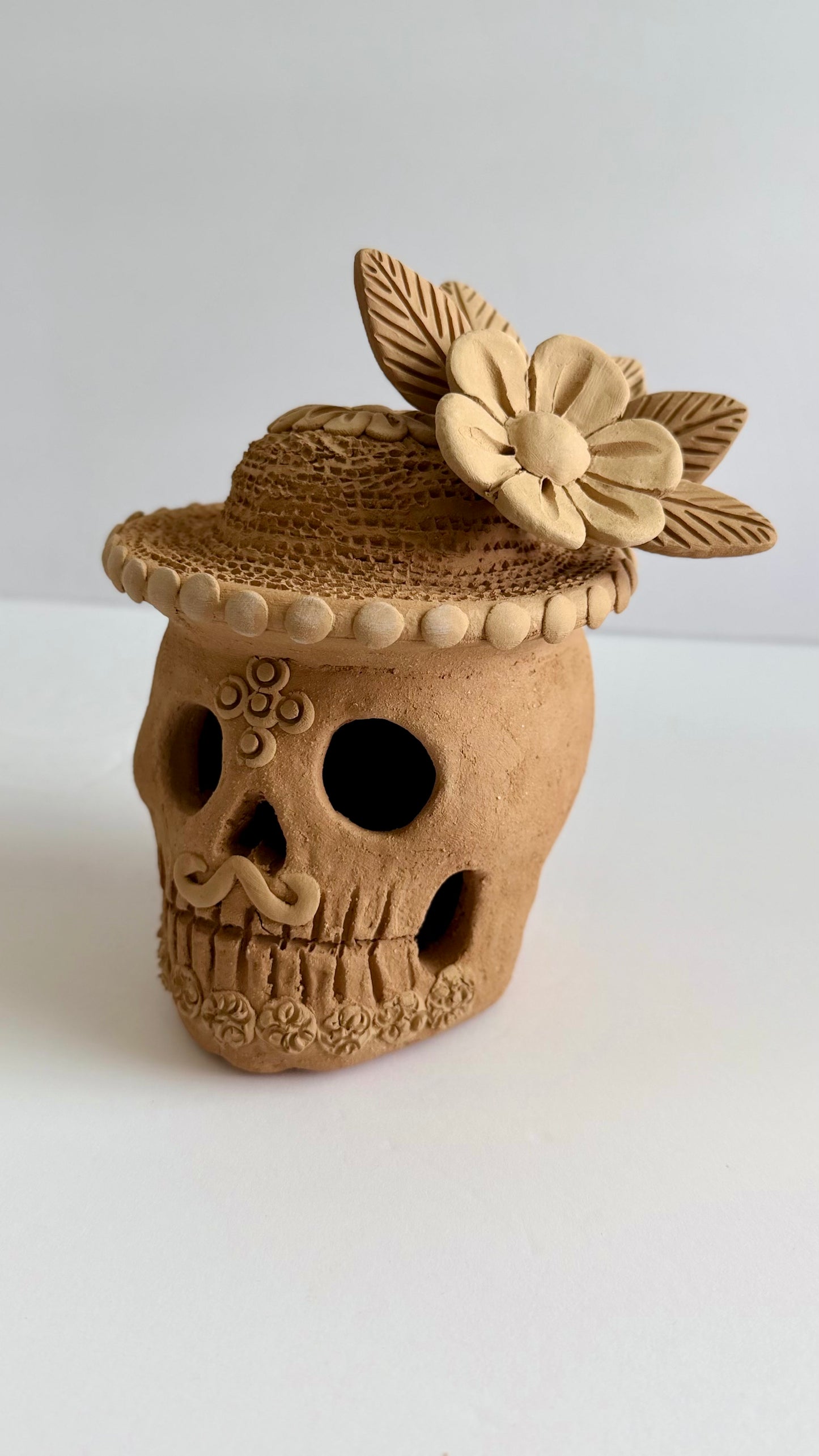 Embroidered/3D Flowers w/Hat Dia De Muertos Skull - Natural