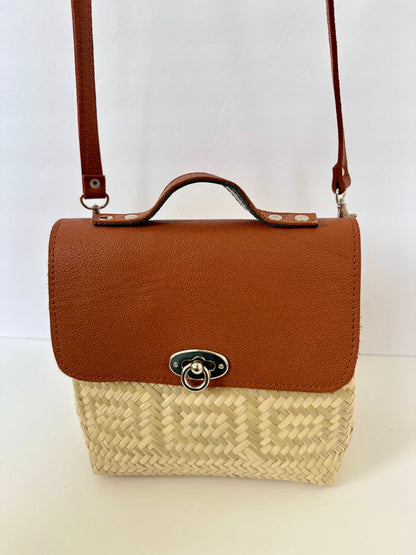 Portfolio Palm Handbag - Side Magnetic Clips 2