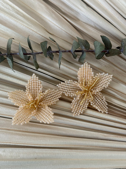Beige/Gold 3D Flower