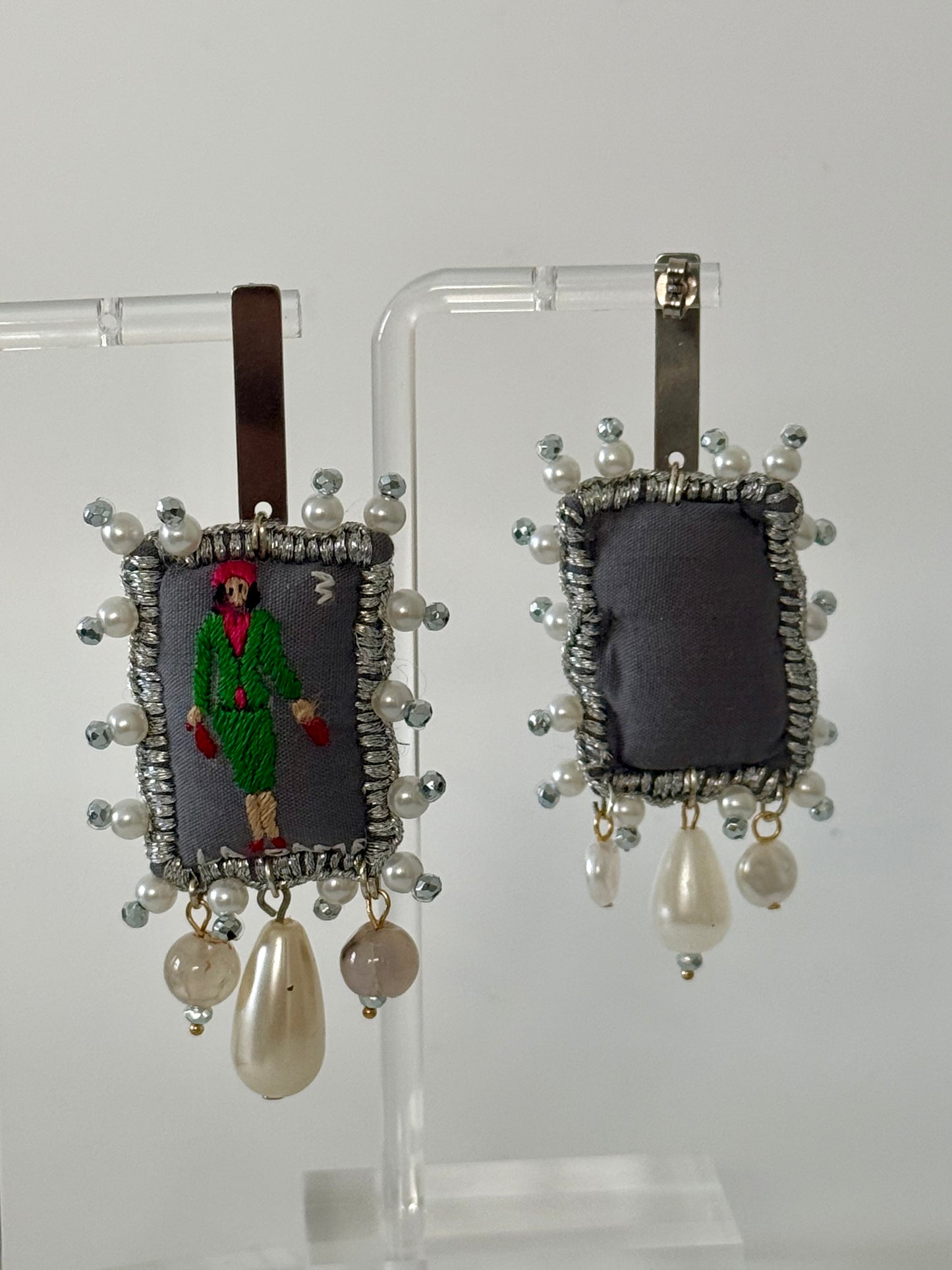 White/Grey Loteria Earrings Dama/Garza