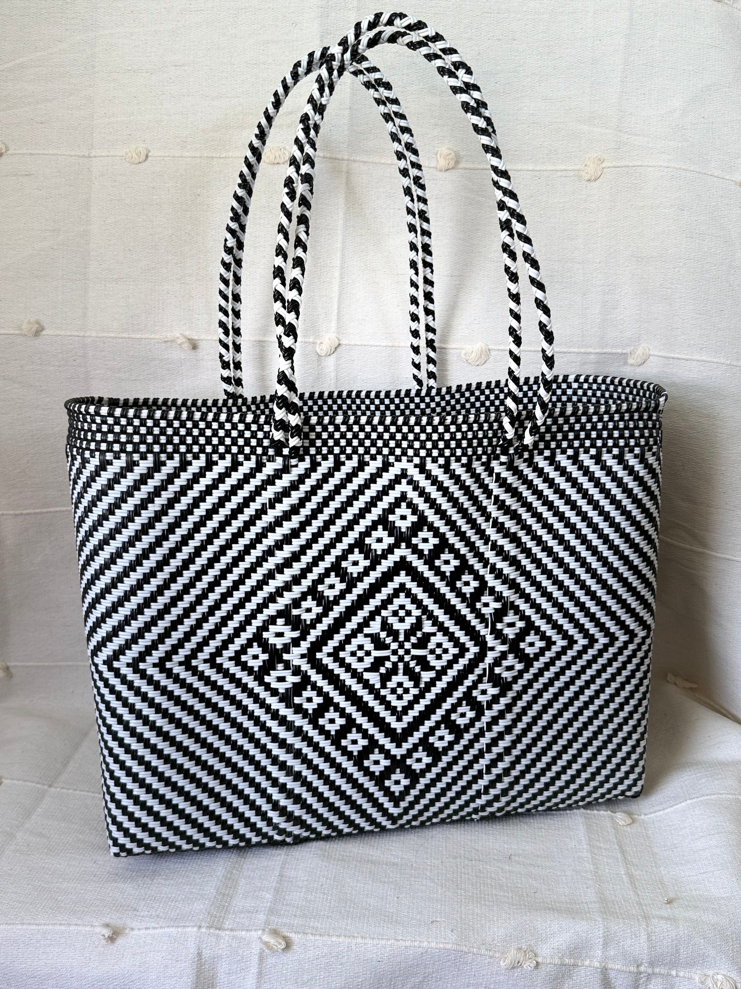 Handwoven Recycled Plastic Tote - Diamond Flower