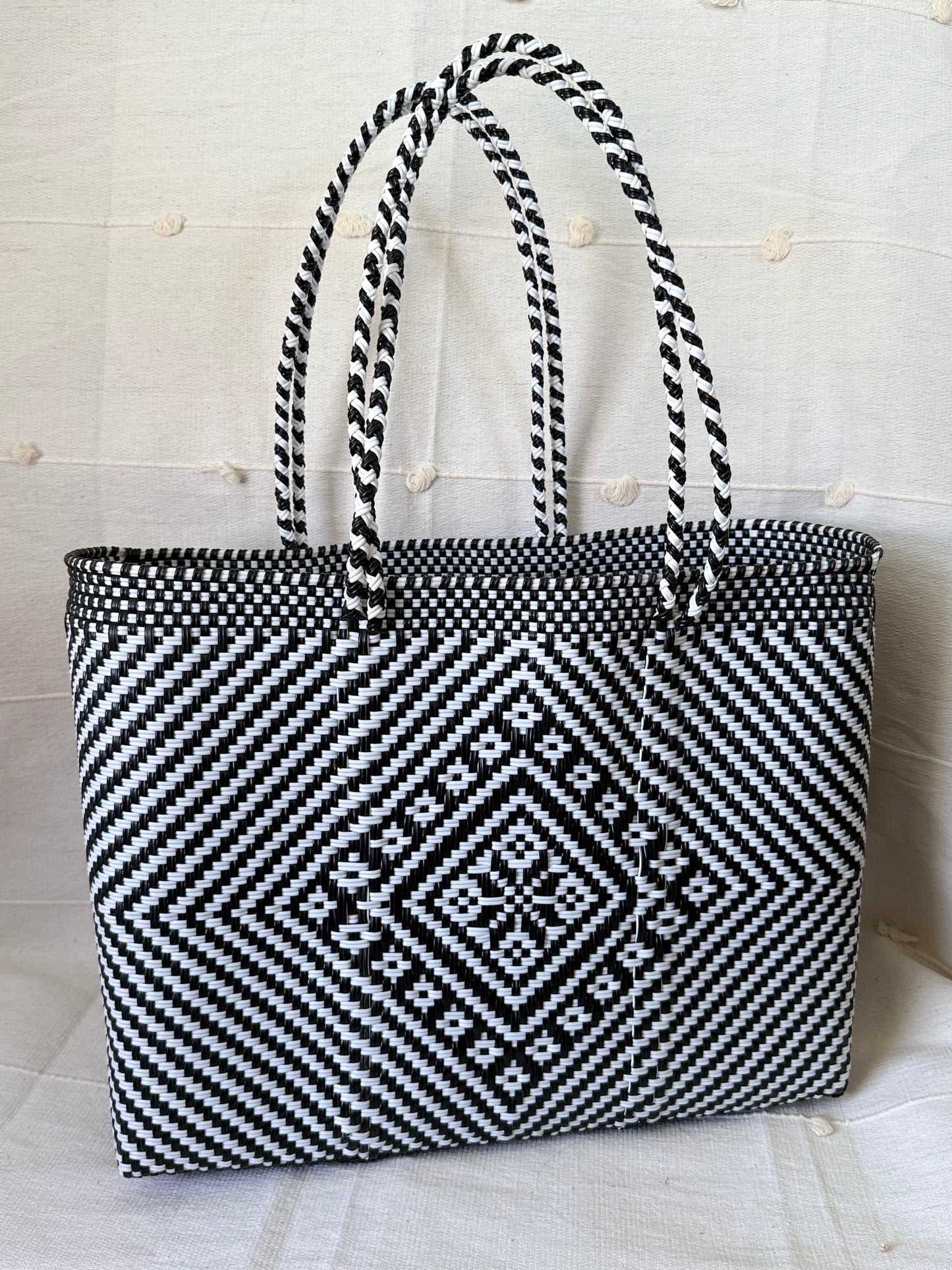 Handwoven Recycled Plastic Tote - Diamond Flower